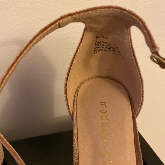 Heels - Picture 2 of 3